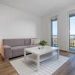 Skylineview - Modern & Free Parking