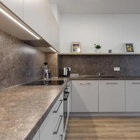 Apartmán Skylineview - Modern & Free Parking *